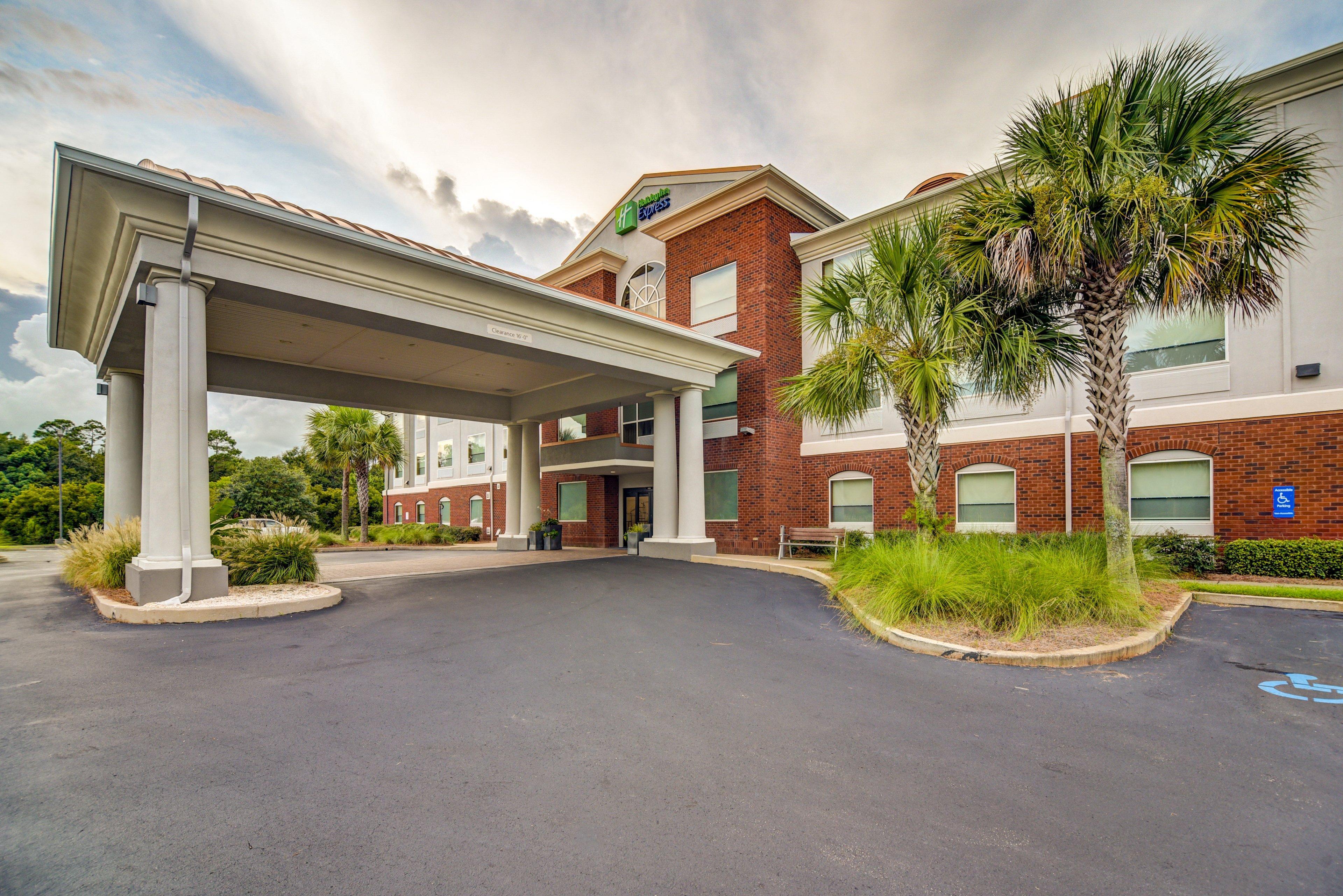 Holiday Inn Express Hotel & Suites Foley, An Ihg Hotel Exterior photo